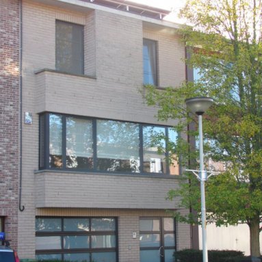 Moderne rijwoning